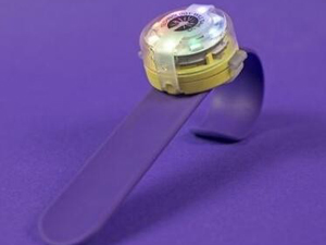 LED可穿戴灯泡让你的生活从此五颜六色